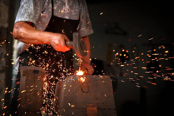 Globální trh s přesným litím do roku 2034 dosáhne 32,7 miliardy USD: Klíčové trendy a regionální statistiky